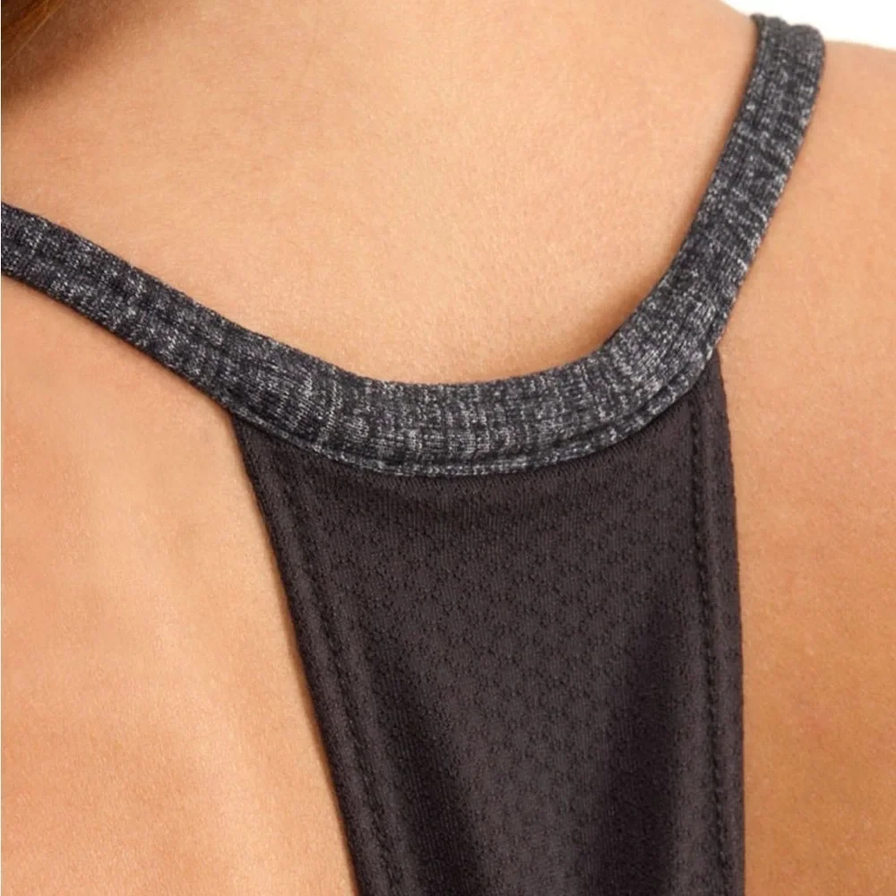 Lululemon No Limit Tank Charcoal Striped Medium Size 6 Bust Lining Loose - Picture 6 of 15